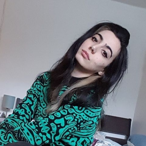 Meet your Posher, Laura - Picture 1 of 1